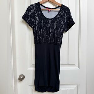 Betsey Johnson Black & Greg Lace Knit Short Sleeve Bodycon Dress. Size S